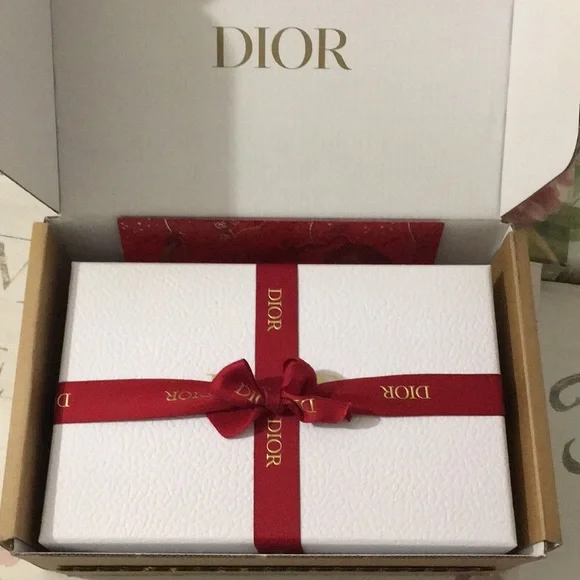 Brand New! DIOR Holiday Red White & Gold Gift Box/Envelope/Tissue/Ribbon Set!❤️✨ - Picture 3 of 15